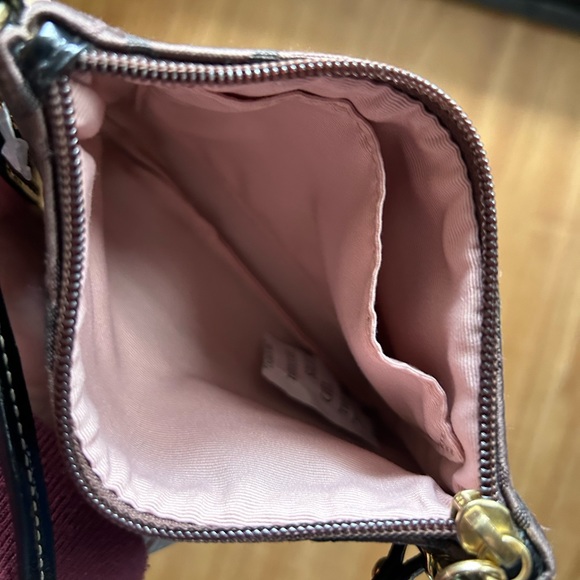 NWT Coach Wristlet Retails $58.00 - Picture 6 of 6